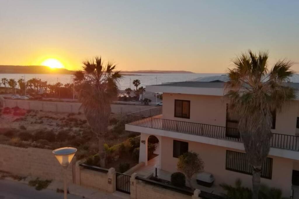 Sunshine Holiday Apartment 5 With Spectacular Seaviews セント・ポールズ・ベイ エクステリア 写真